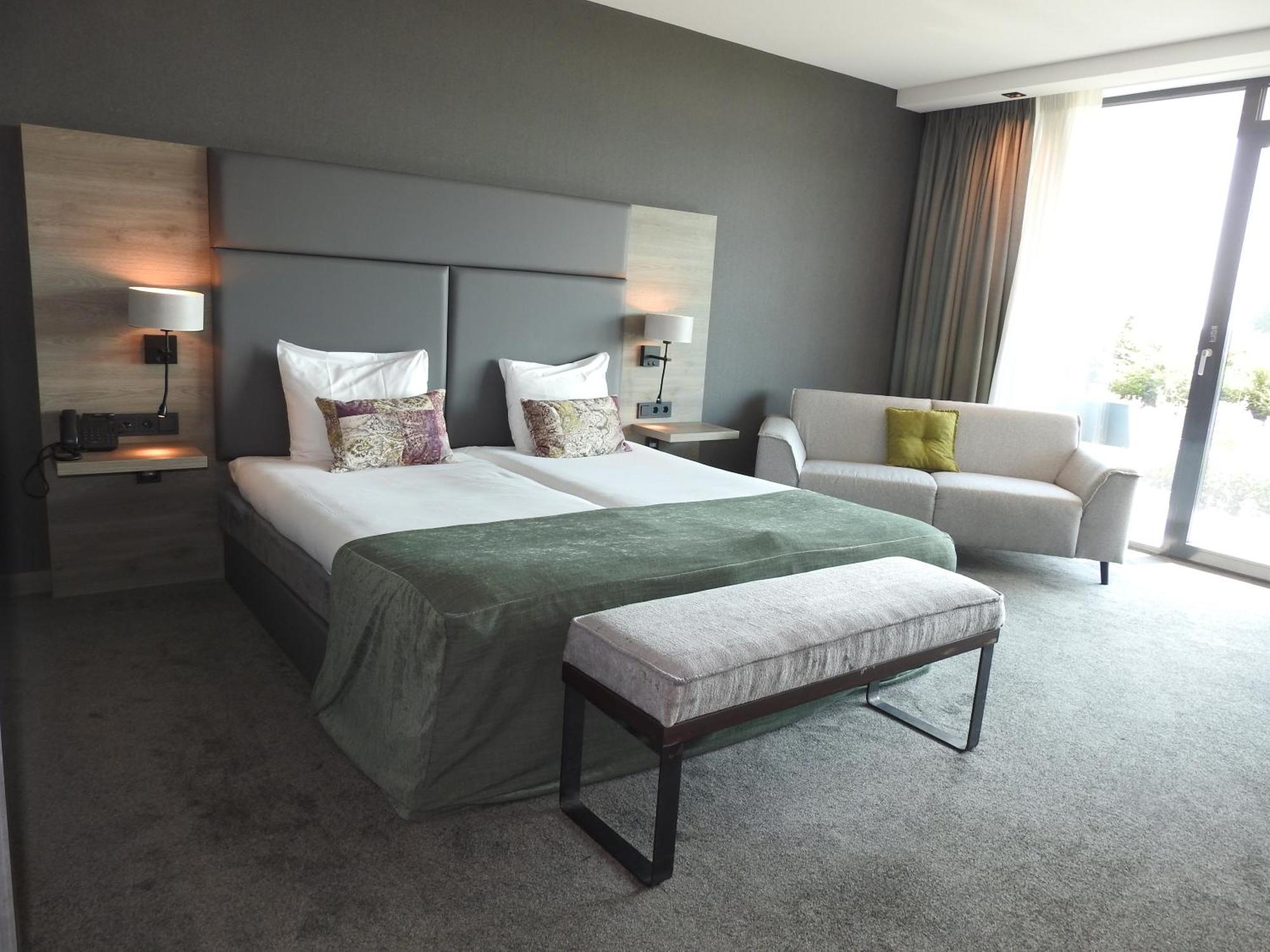 Hotel Der Valk 4*